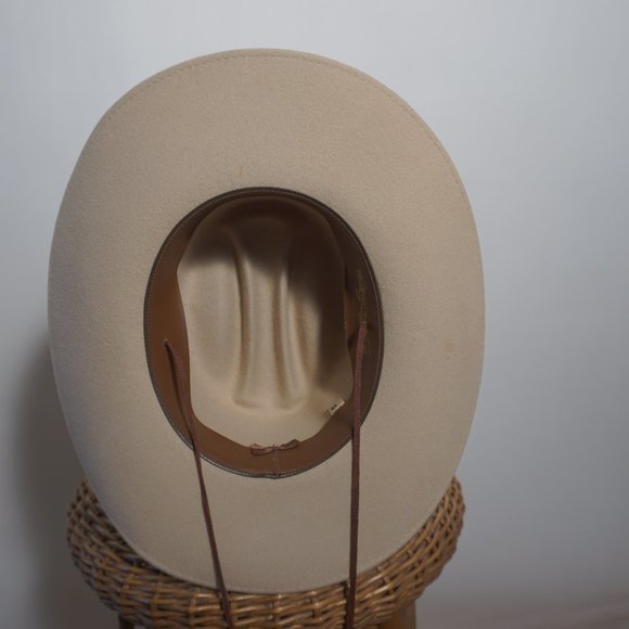 Vintage Sand and Sage 100% Virgin Wool hat main image 7